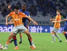  浓眉赛后谦逊发言登热搜，上海申花小胜皇家马德里引发热议