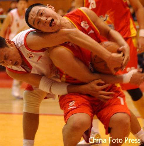陕西男篮主场大胜，向季后赛迈进一步的简单介绍